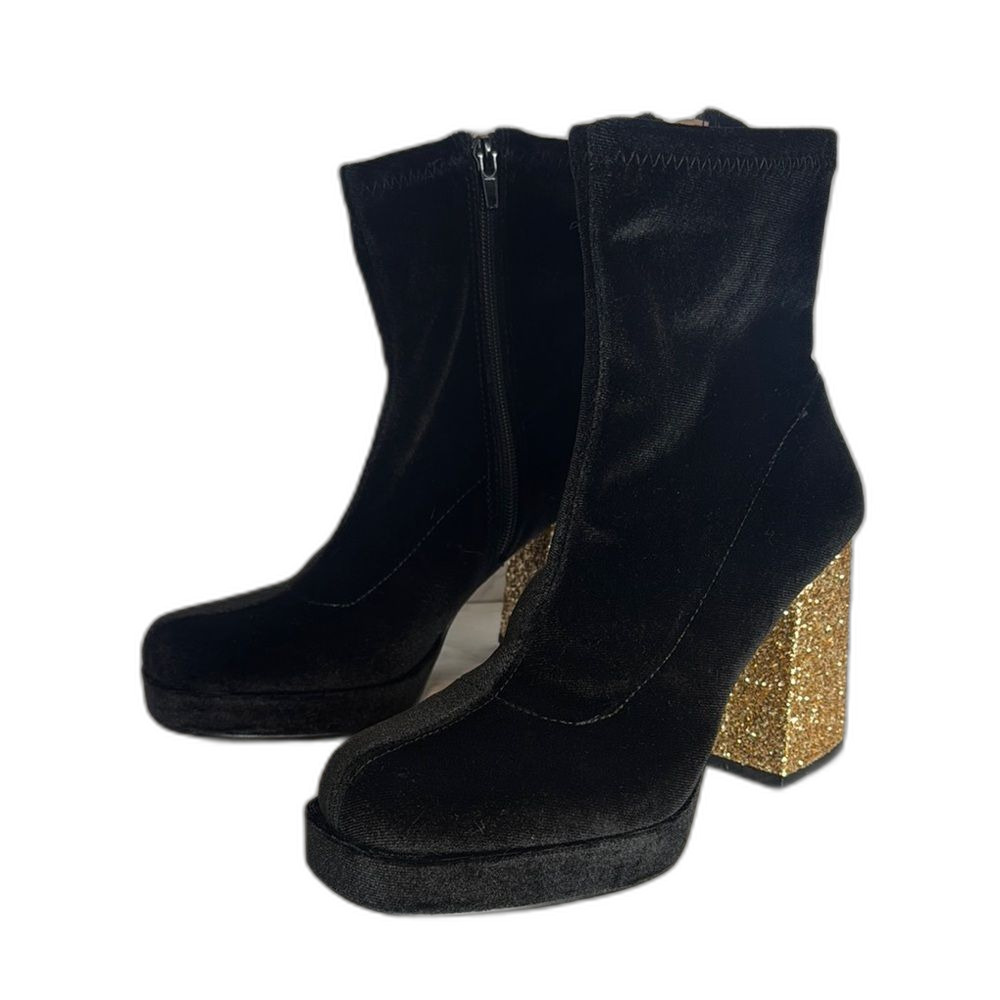 Betsey Johnson Matcha Bootie Black Gold Women's velvet platform Ankle Boots 7.5M